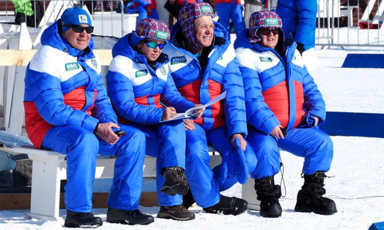 Утепленные куртки Fan Sport для организаторов IBU Biathlon Cup  в Ханты-Мансийске
